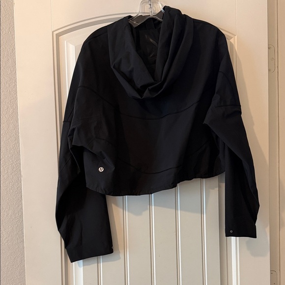 Lululemon Cropped Jacket - Picture 8 of 10